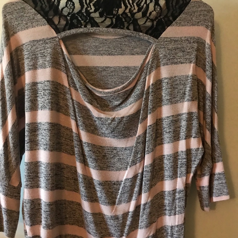 Top - Picture 2 of 3